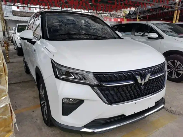 Wuling Asta — Фото автомобиля 3