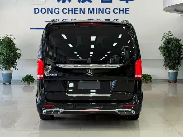 Mercedes-Benz V-Class — Фото автомобиля 24