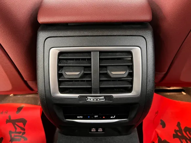 BMW iX3 — Фото автомобиля 18