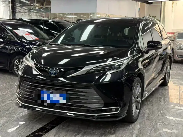 Фотография автомобиля — Toyota Sienna