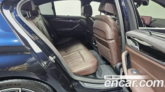 BMW 5 Series G30 — Фото автомобиля 17