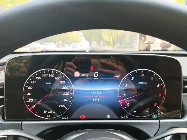 Mercedes-Benz E-Class — Фото автомобиля 7