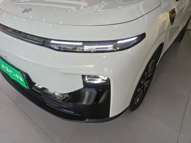 Leapmotor B10 — Фото автомобиля 23