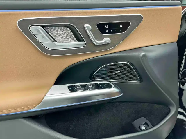 Mercedes-Benz E-Class — Фото автомобиля 16