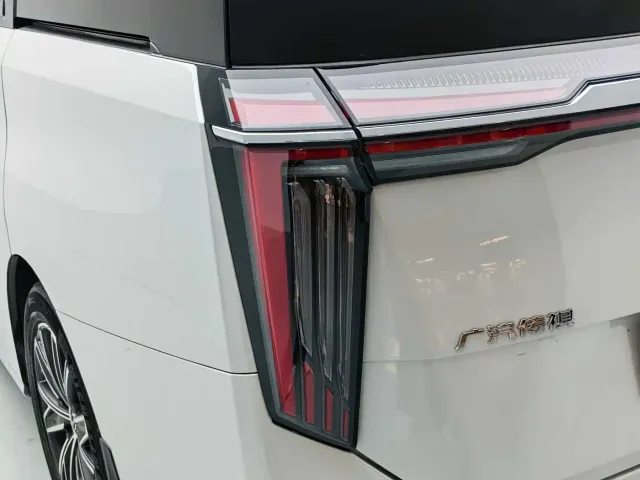 GAC Trumpchi M8 — Фото автомобиля 16