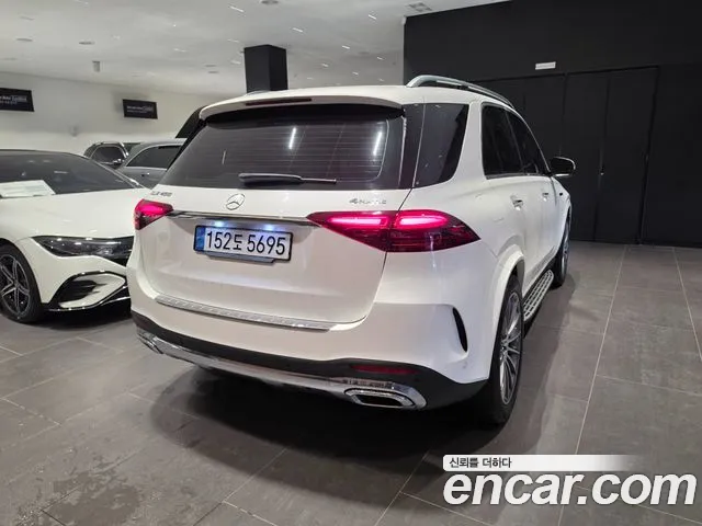 Mercedes-Benz GLE-Class — Фото автомобиля 2