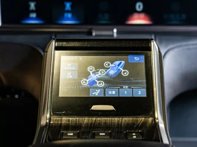 Lexus LM — Фото автомобиля 18