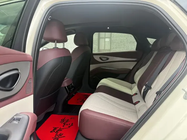 BYD Seal 07 DM-i — Фото автомобиля 5