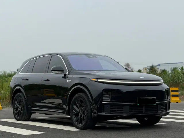 Li Auto L7 — Фото автомобиля 3