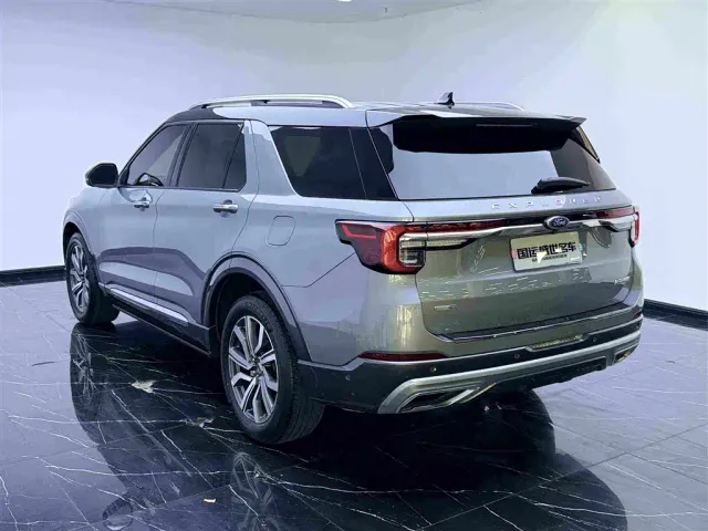 Ford Explorer 2023 EcoBoost 285 AWD Titanium Edition 7-Seater — Фото автомобиля 6