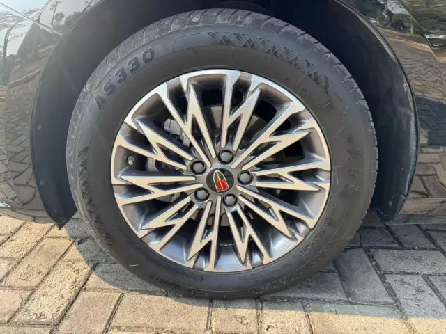 Hongqi H5 — Фото автомобиля 24