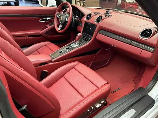Porsche 718 — Фото автомобиля 13