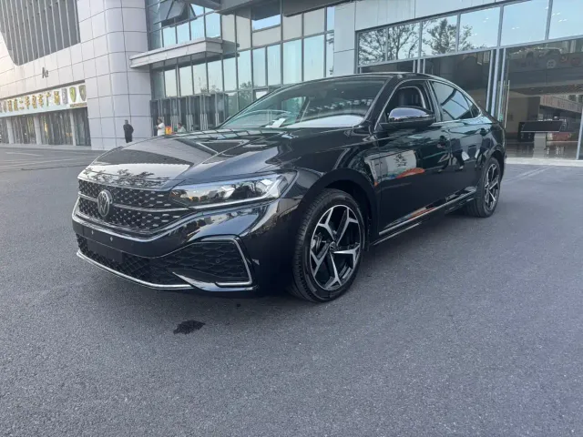 Фотография автомобиля — Volkswagen Passat