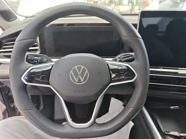 Volkswagen Passat — Фото автомобиля 10