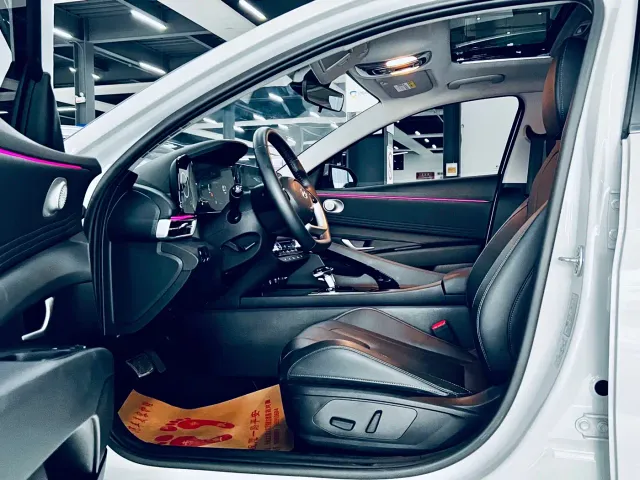 Hyundai Elantra — Фото автомобиля 5