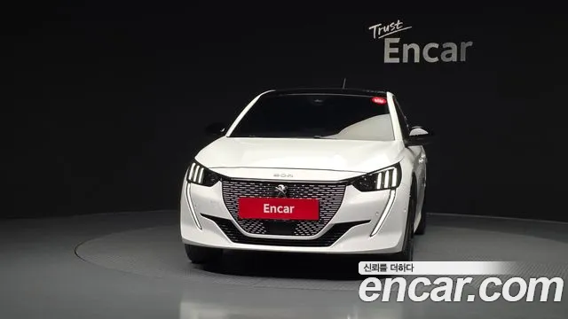 Peugeot 208 — Фото автомобиля 3