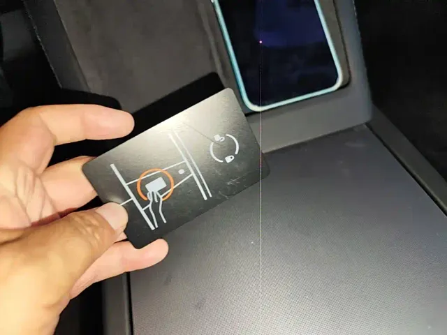 Tesla Model 3 — Фото автомобиля 8