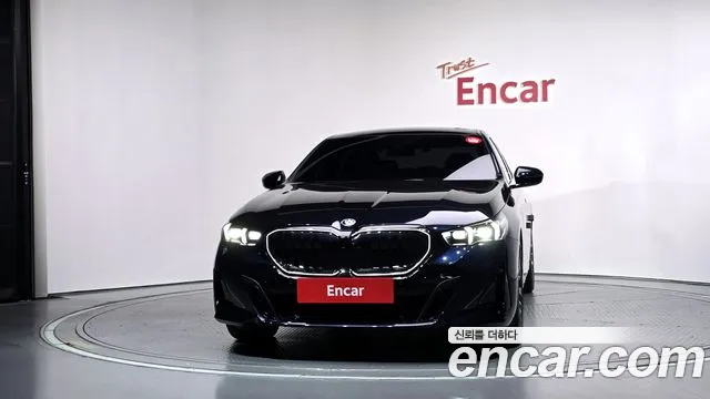 BMW 5 Series — Фото автомобиля 3