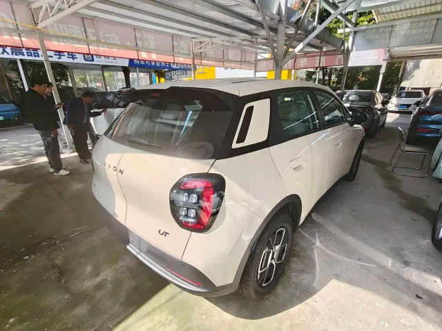 GAC AION UT super — Фото автомобиля 11