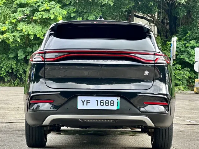 BYD Tang — Фото автомобиля 5