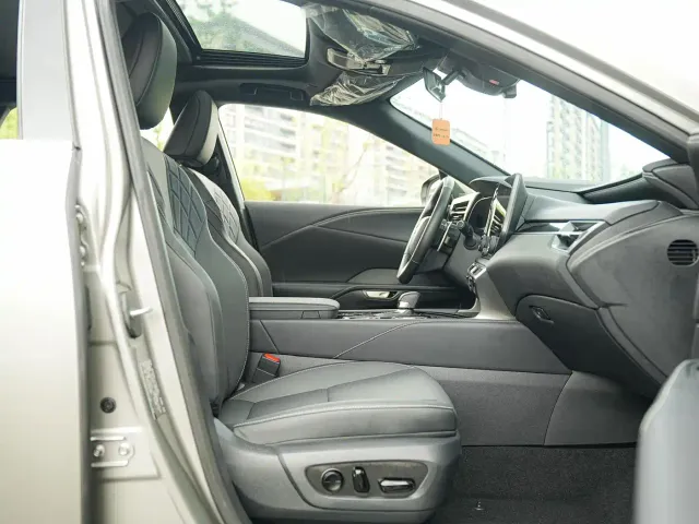 Lexus RX — Фото автомобиля 11