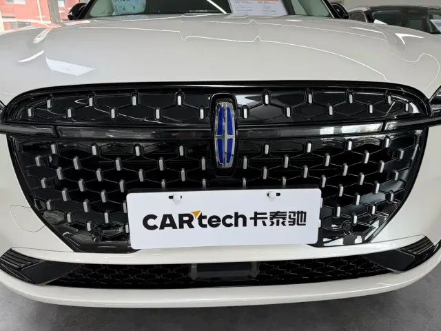 Lincoln Corsair — Фото автомобиля 7