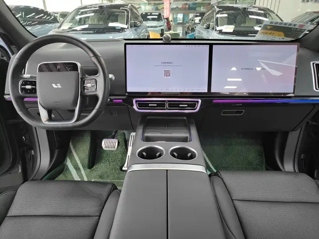 Li Auto L7 — Фото автомобиля 4