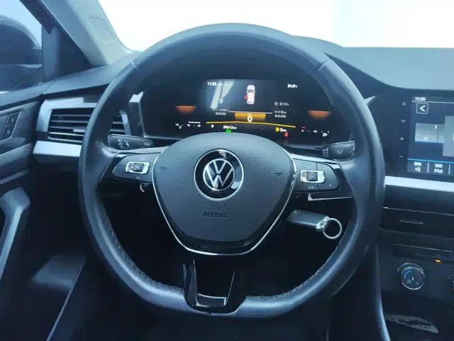 Volkswagen Lavida — Фото автомобиля 15