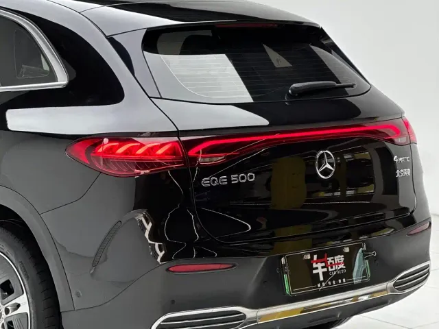 Mercedes-Benz EQE SUV — Фото автомобиля 12