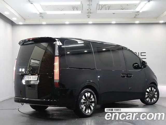 Hyundai Staria Staria 4WD Lounge 9 мест — Фото автомобиля 2