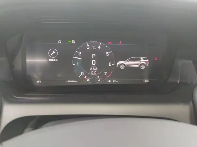 Land Rover Discovery Sport — Фото автомобиля 11