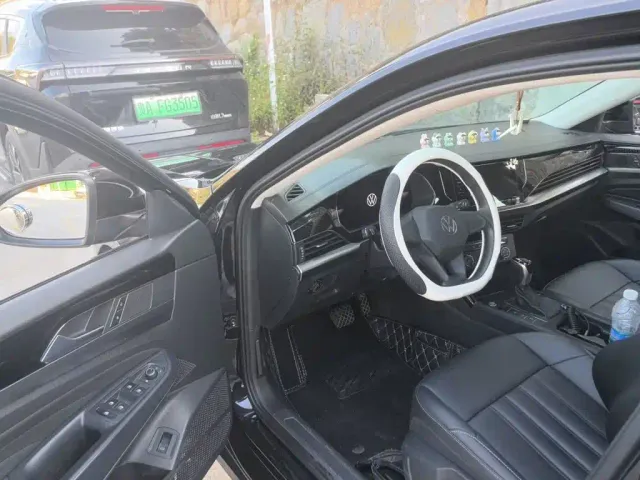 Volkswagen Passat — Фото автомобиля 12