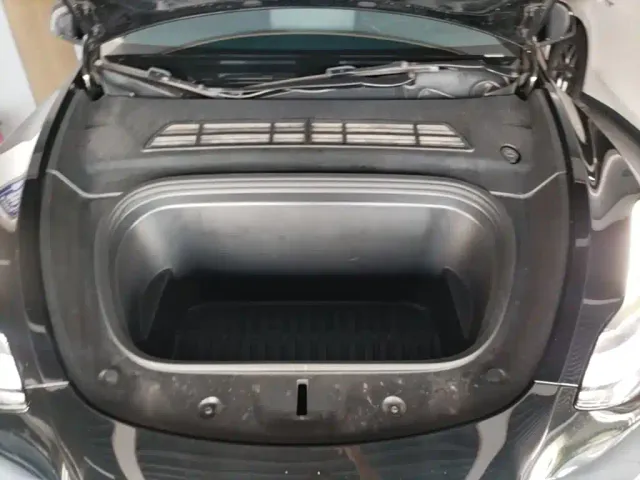 Tesla Model Y — Фото автомобиля 19