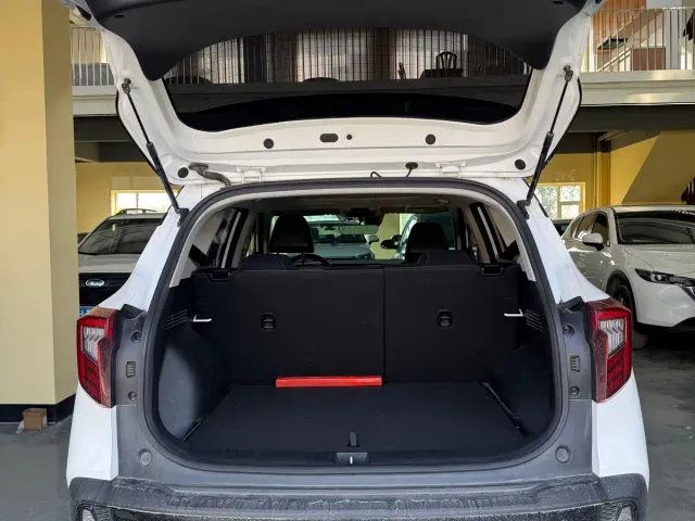 Kia Seltos — Фото автомобиля 7