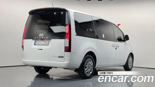 Hyundai Staria — Фото автомобиля 2