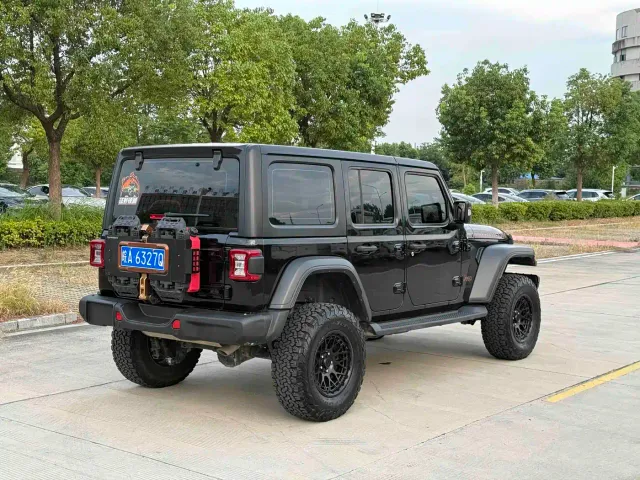 Jeep Wrangler — Фото автомобиля 4