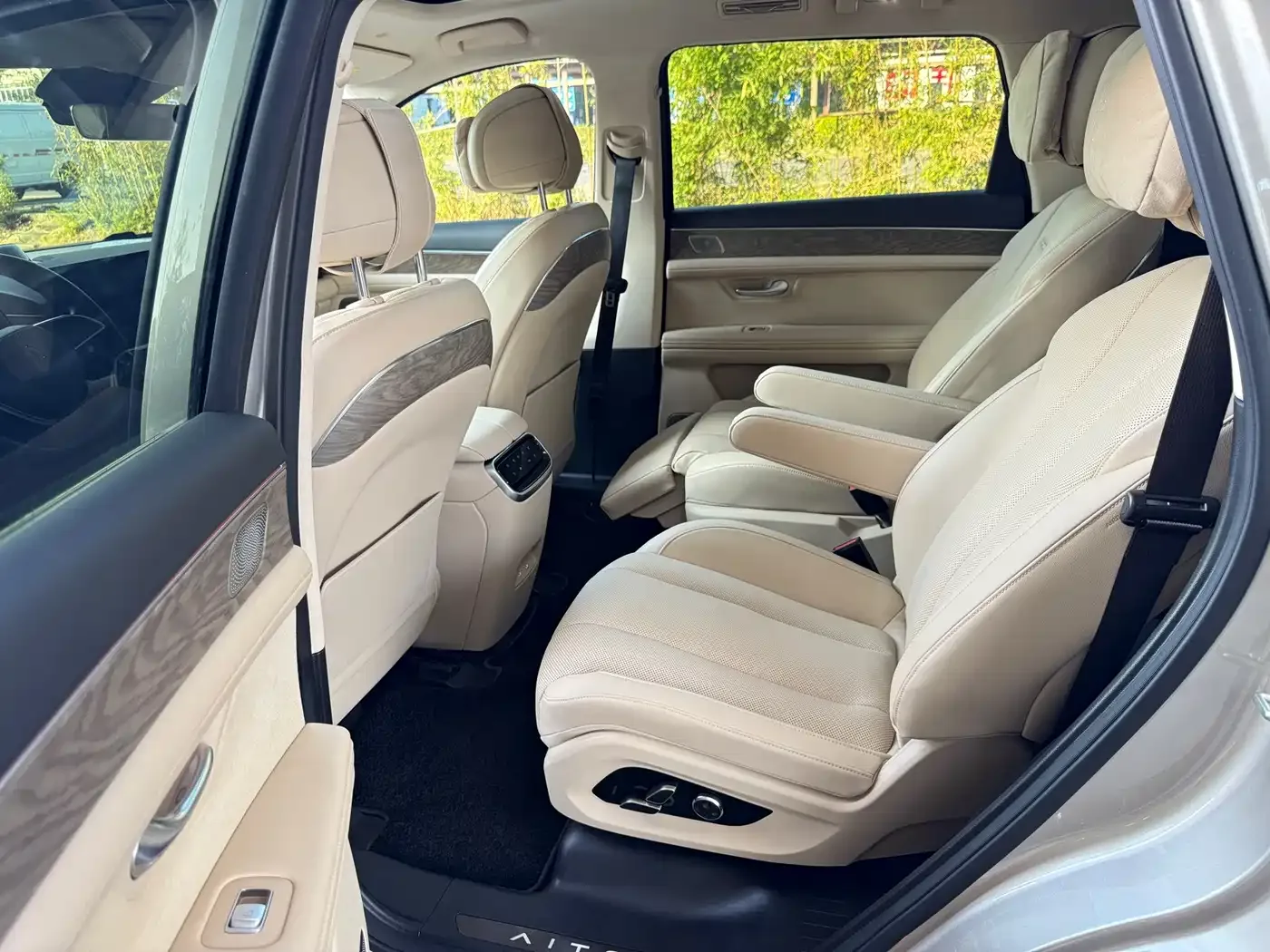 AITO Wenjie AITO M7 2022 1.5T RWD Comfort Edition — Фото автомобиля 9