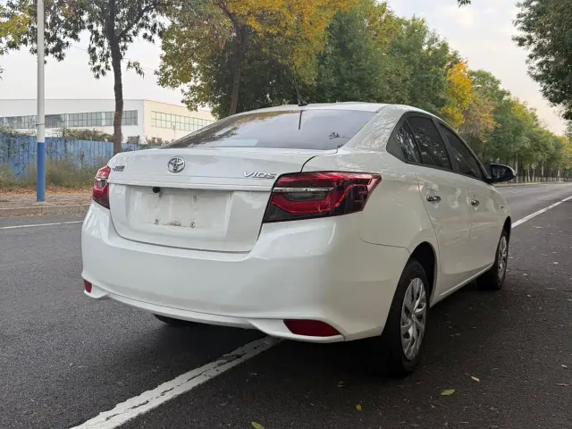 Toyota Vios — Фото автомобиля 5