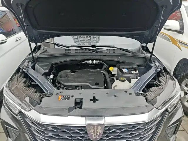 Roewe RX5 — Фото автомобиля 15