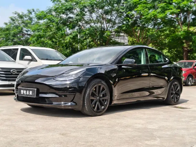Фотография автомобиля — Tesla Model 3