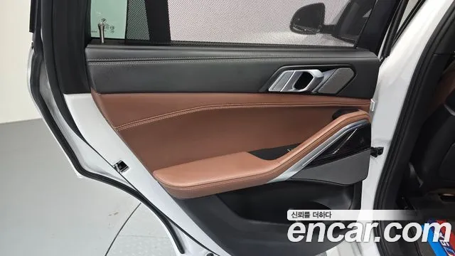 BMW X6 xDrive40i M Sport — Фото автомобиля 23