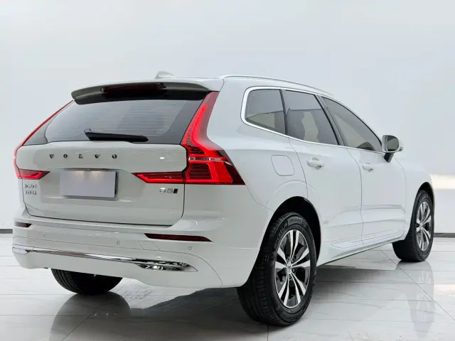 Volvo XC60 — Фото автомобиля 10