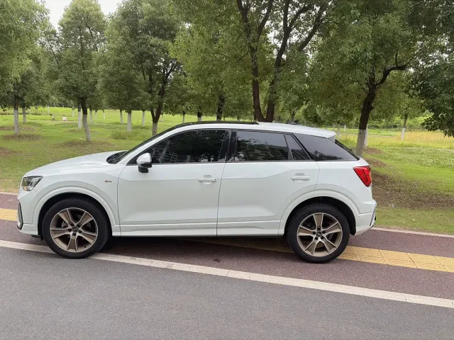 Audi Q2L — Фото автомобиля 4
