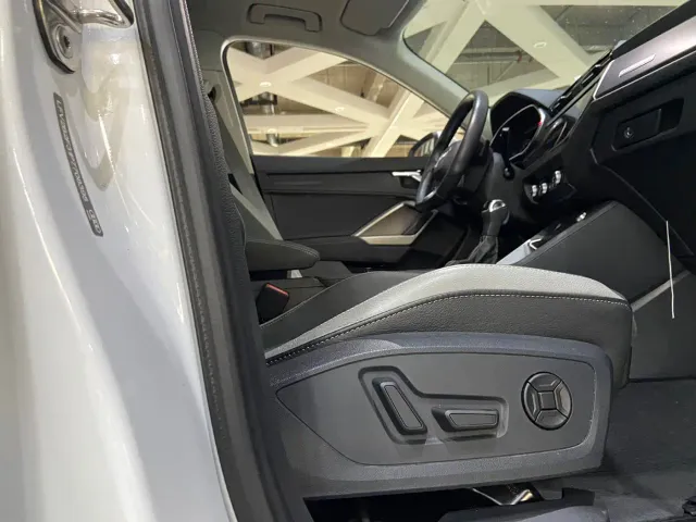 Audi Q3 — Фото автомобиля 16