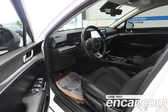 Kia K5 Новый K5 3 поколение 2.0 LPi(Для проката) — Фото автомобиля 9