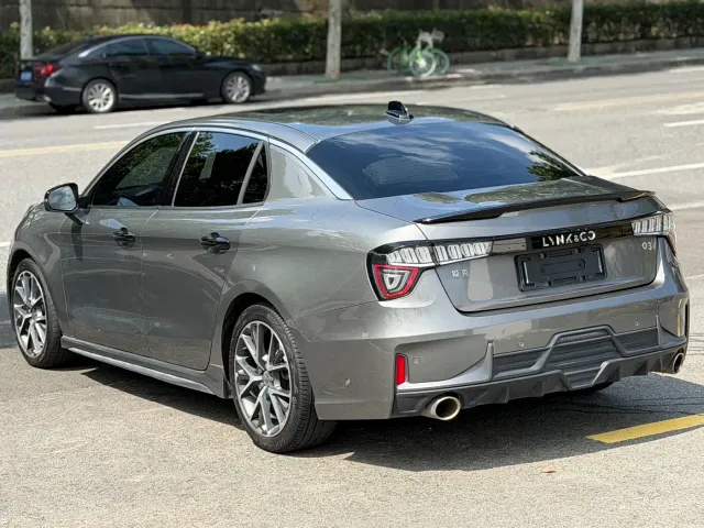 Lynk & Co 03 — Фото автомобиля 22