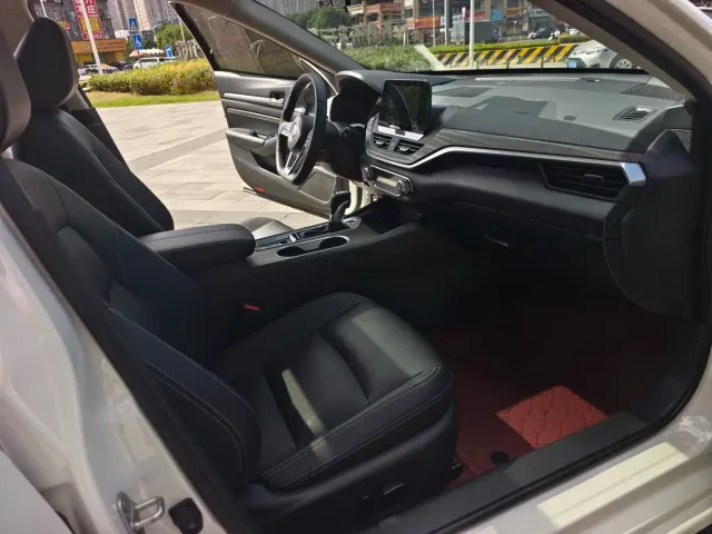 Nissan Teana — Фото автомобиля 12