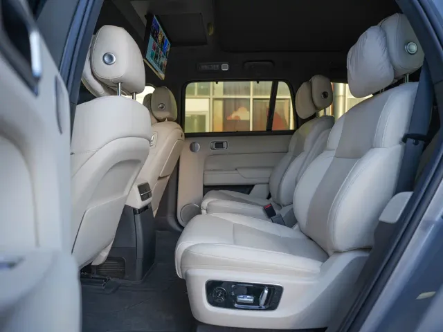 Li Auto L9 — Фото автомобиля 15