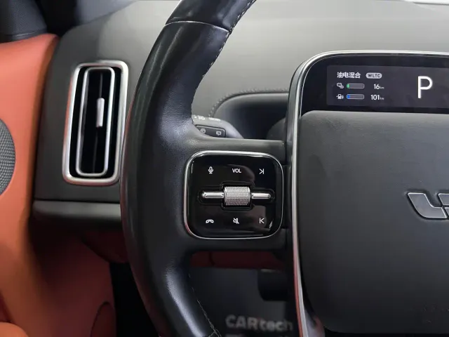 Li Auto L8 — Фото автомобиля 20