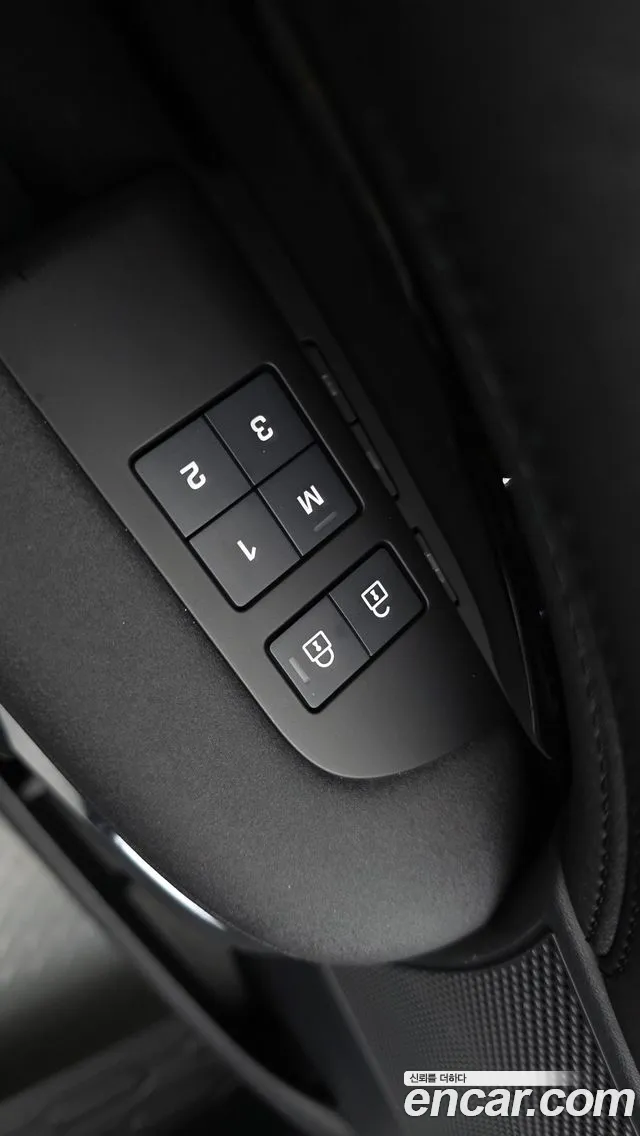 Land Rover Discovery — Фото автомобиля 28